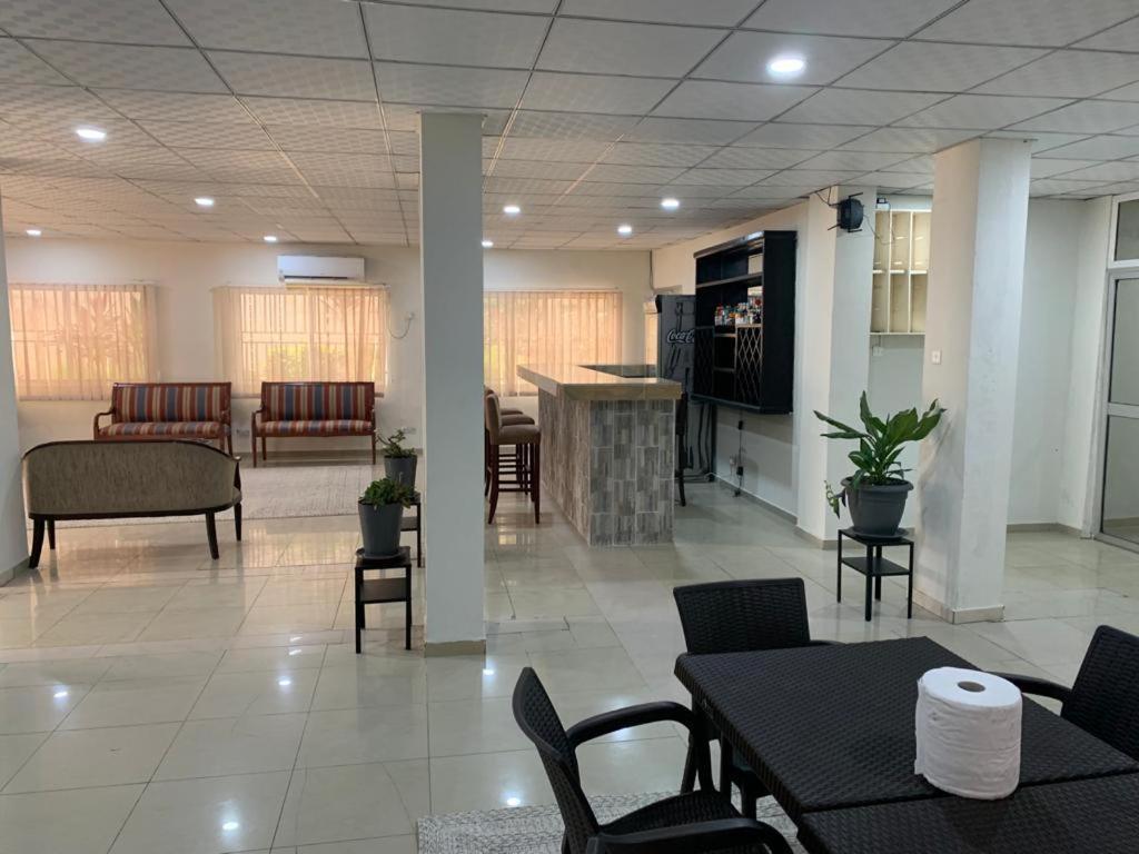 Sky Inn Hotel Freetown Dış mekan fotoğraf