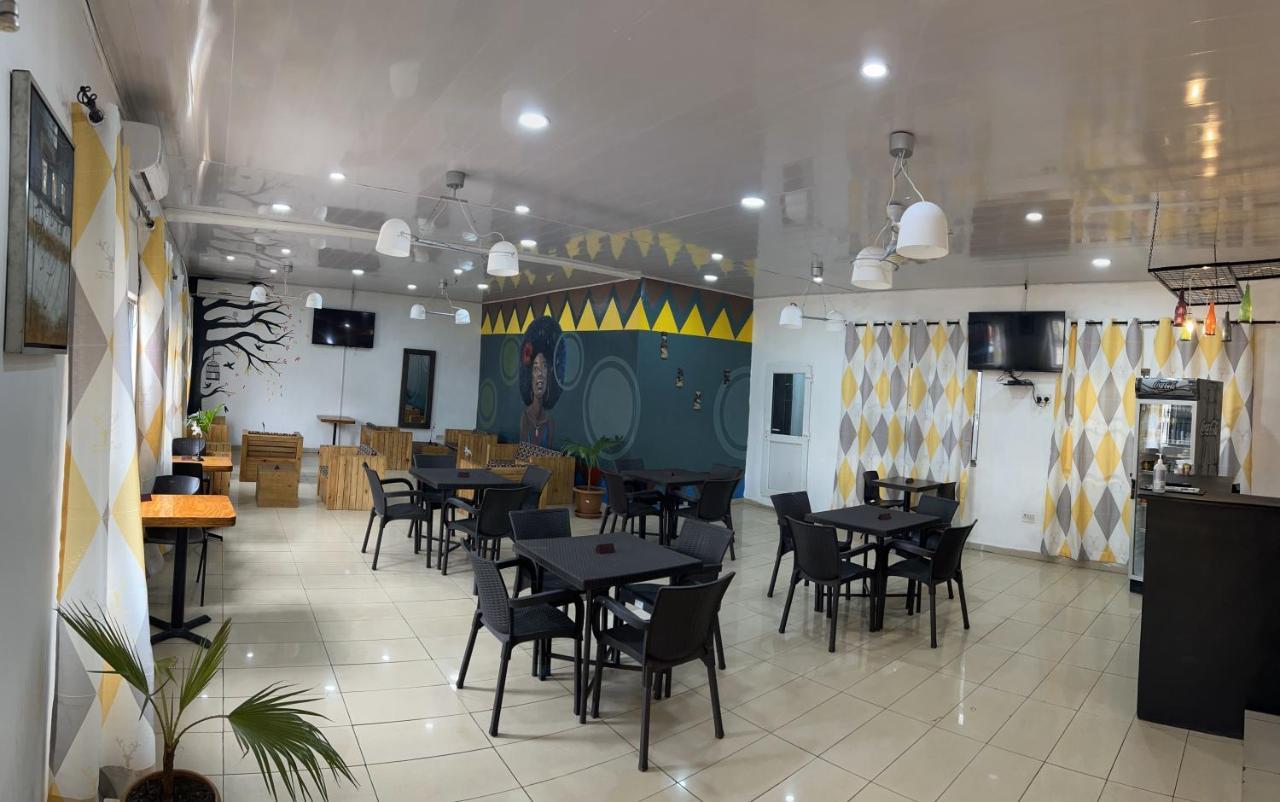 Sky Inn Hotel Freetown Dış mekan fotoğraf
